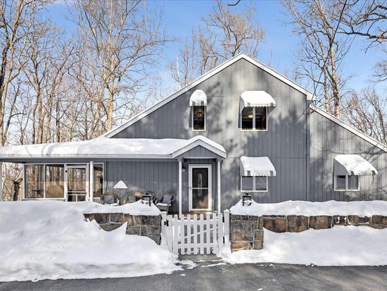 337 Berry Mountain Rd, Millersburg, PA 17061