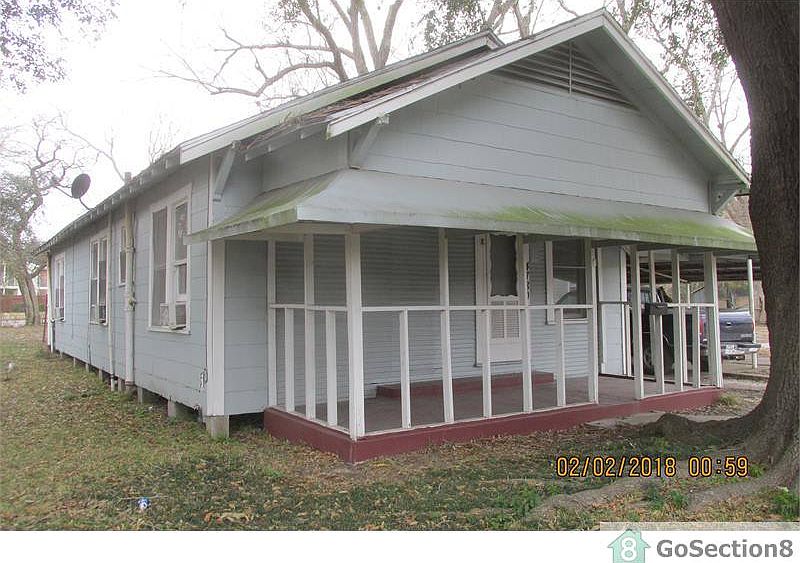 2nd image of 4780 Park St