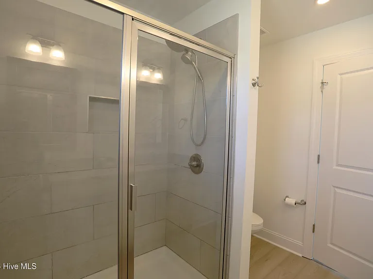 100 Falkirk Ct — Photo 28