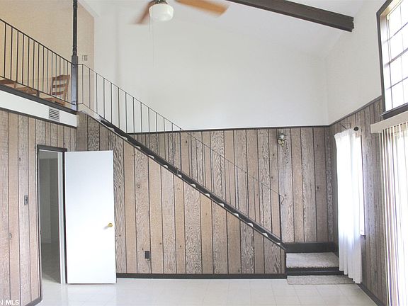 3rd image of 405 Pennington Cir