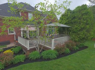 17220 Mallet Hill Dr, Louisville, KY 40245