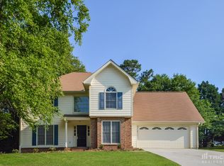 3945 Willowmeade Dr, Snellville, GA 30039
