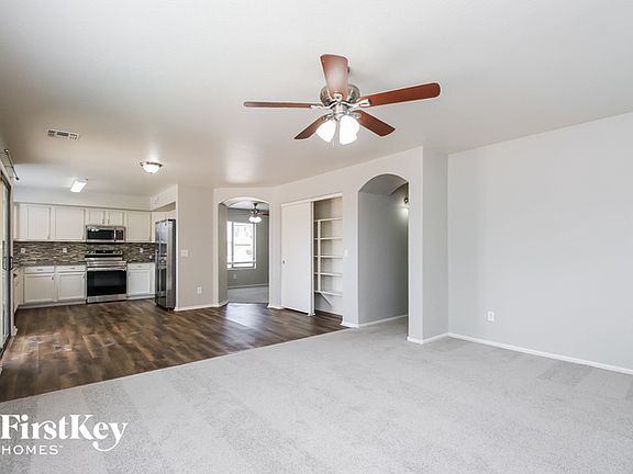 5th image of 1035 E Saddle Way