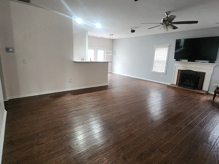 2375 Curecanti Ct — Photo 4