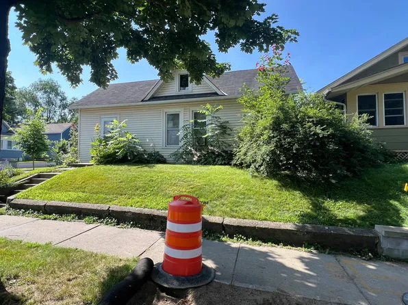 1137 Sylvan St, Saint Paul, MN 55117