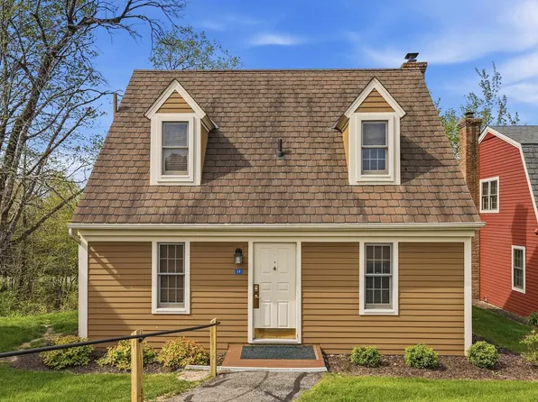 19 Settler Ln, Galena, IL 61036