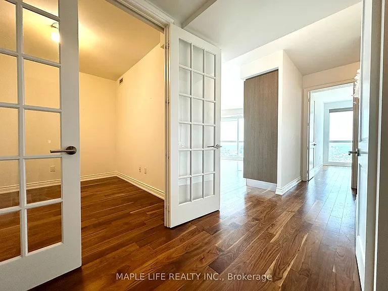 388 Yonge St #7110 — Photo 7