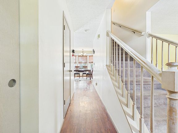 3rd image of 6611 Winbarr Way