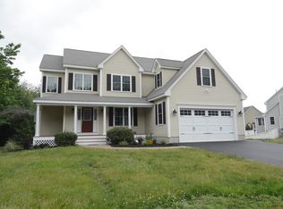 37 Bacon St, Pepperell, MA 01463