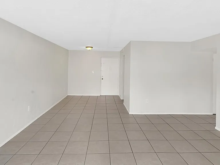 1830 Maravilla Ave #401 — Photo 10