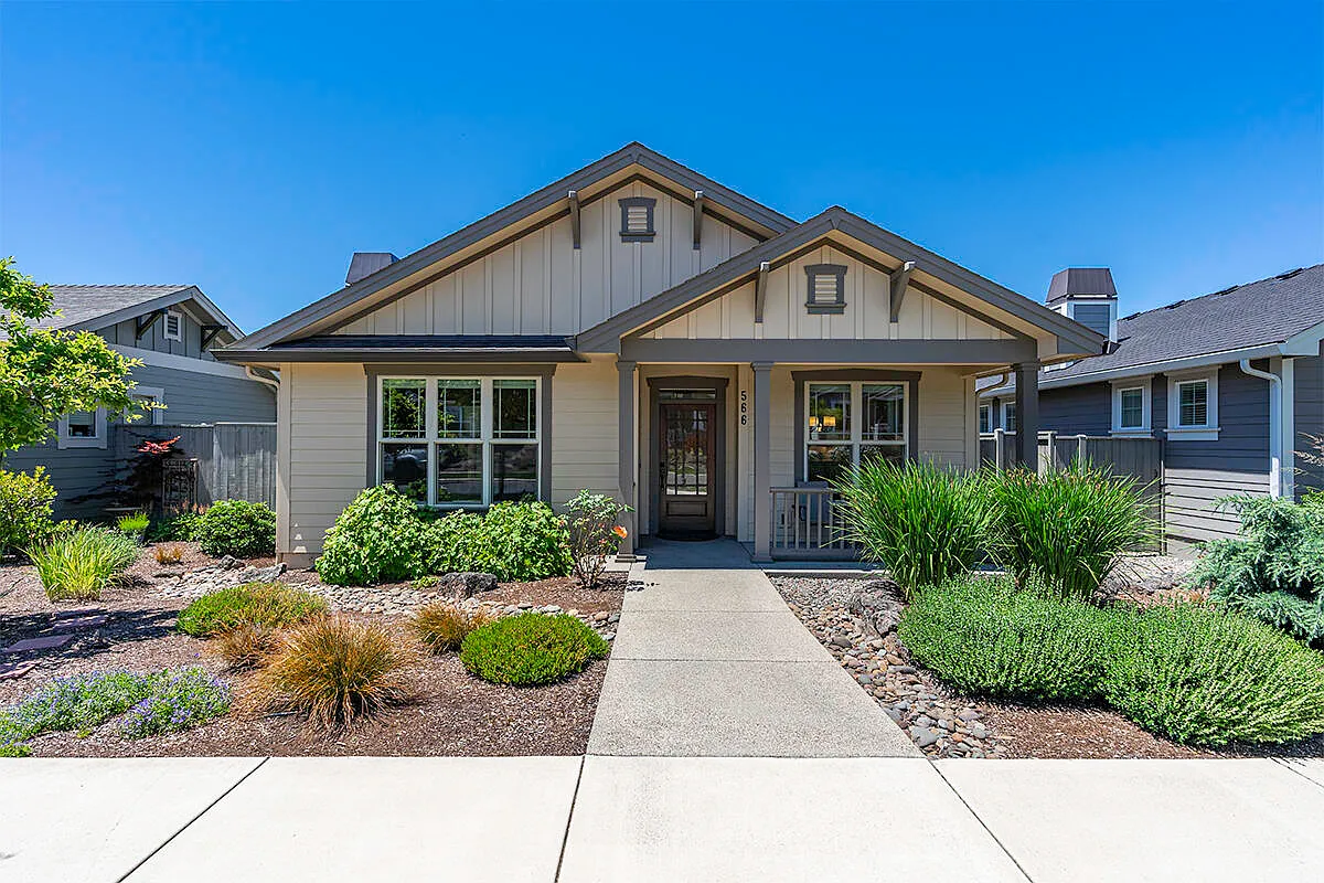 566 Windsong Way photo 1