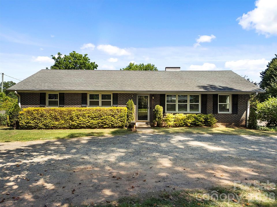 1st image of 1483 Springsteen Rd