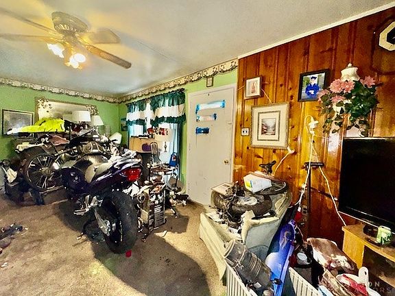 5th image of 2040 N Hadley Rd