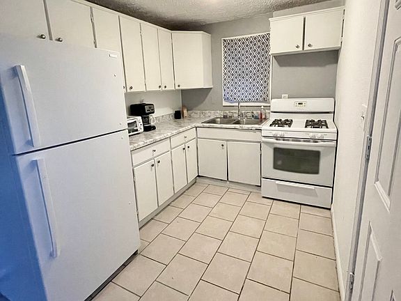 5th image of 2406 Hermon Ave