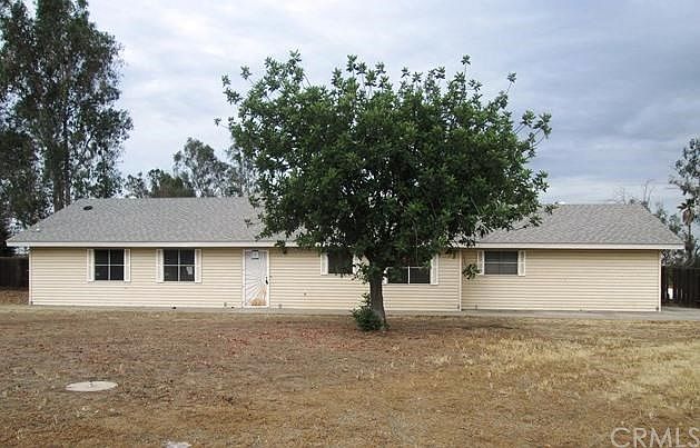 1st image of 17800 E Brook Dr