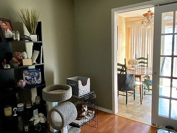 Upper level living room 