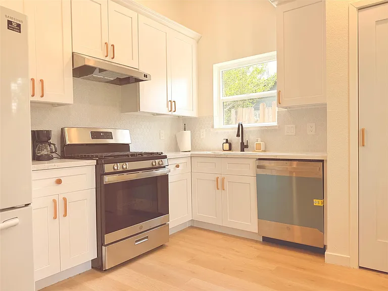 2533 Knoxville Dr — Photo 5