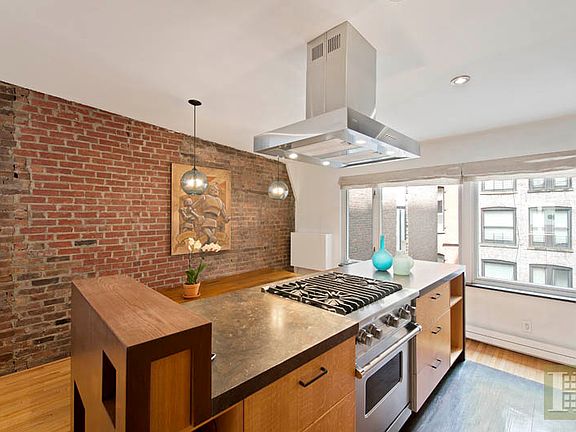 3rd image of 41 E 19th St APT 4