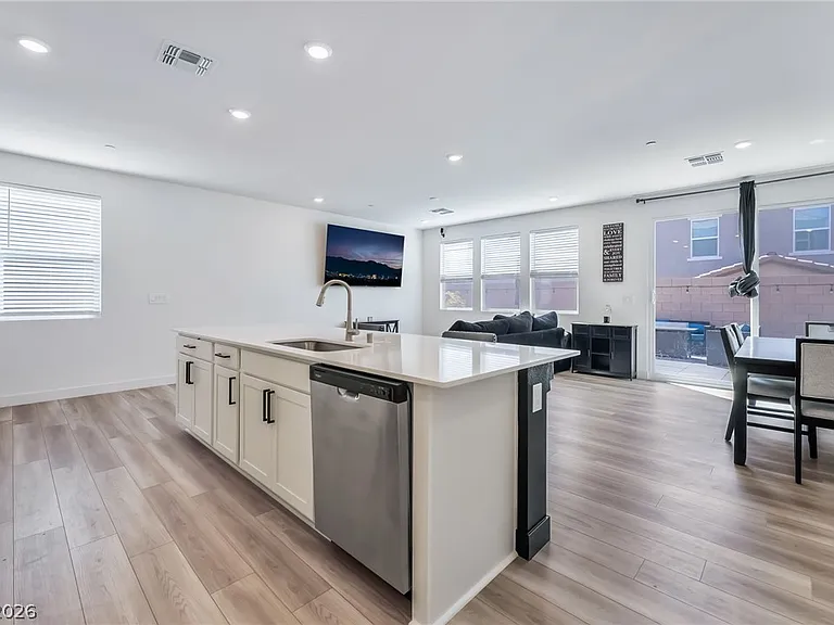 670 Tranquil Bay Ct — Photo 14