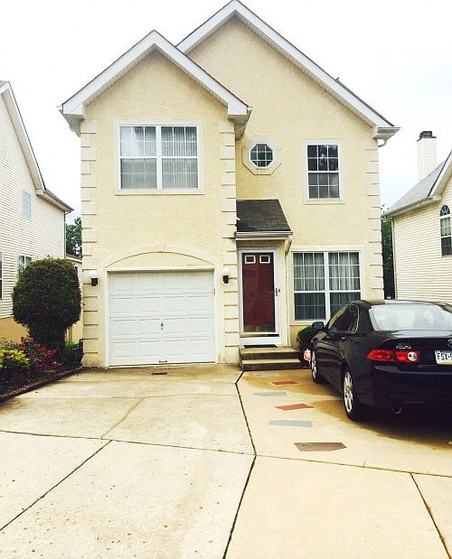 1st image of 13044 Depue Ave