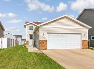6077 63rd Ave S, Fargo, ND 58104