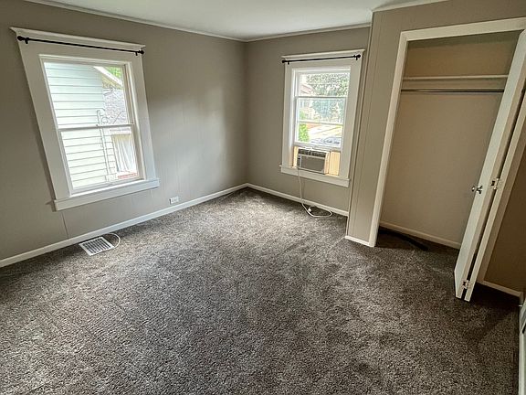 5th image of 101 Burr Oak St NE Floor 2