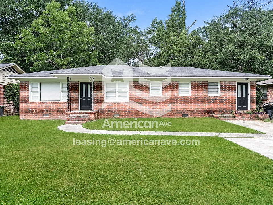 2411 Laurel Dr