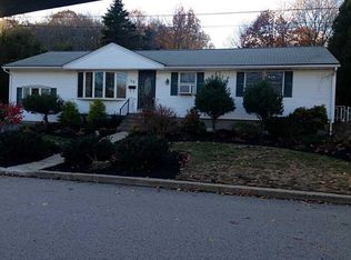 53 Brookdale Dr, West Warwick, RI 02893