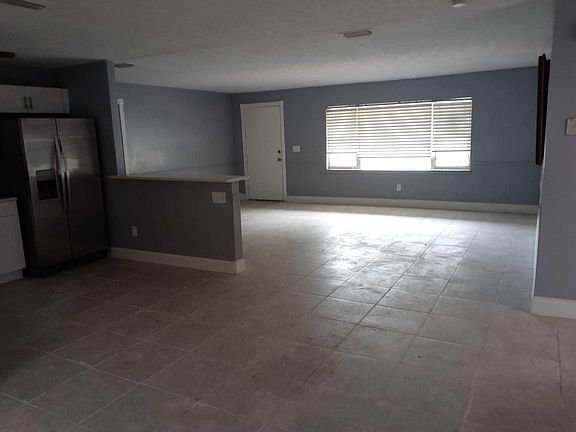 3rd image of 8506 Santa Clara Boulevard