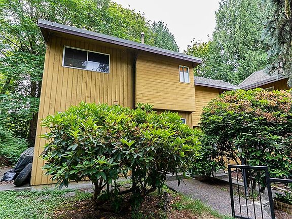 3rd image of 305 Decaire St #4
