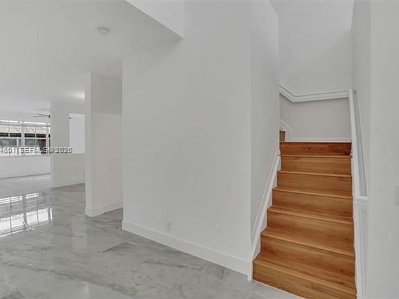 4th image of 659 Vista Meadows Dr