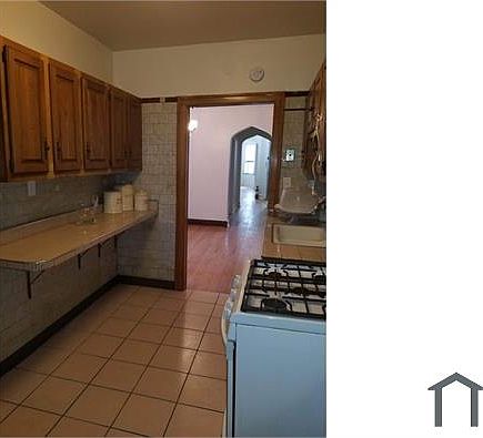 5th image of 7928 S Wood St #2N