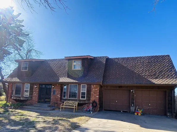 2825 N Edwards Ct, Wichita, KS 67204