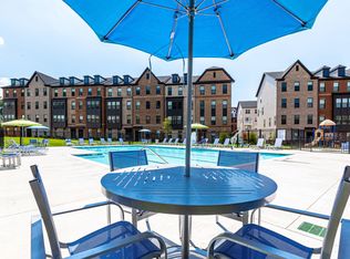 3925 Fair Ridge Dr, Fairfax, VA 22033