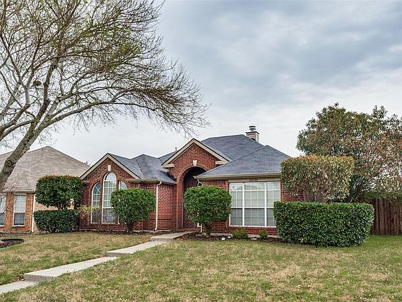 2nd image of 10701 Camelot Dr