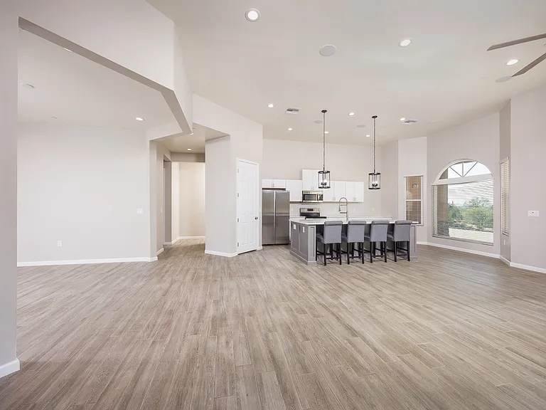 4672 W Linda Vista Blvd — Photo 4