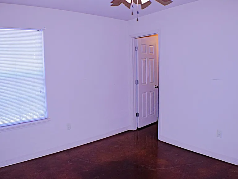 1115 Howell Rd #H — Photo 9