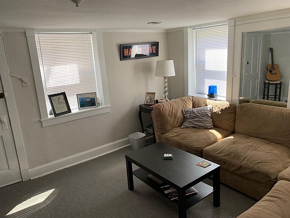4th image of 3015 N Clifton Ave