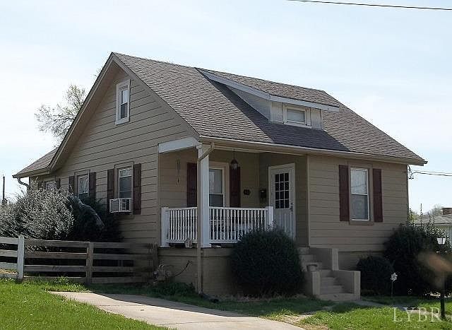 1st image of 413 Stafford St