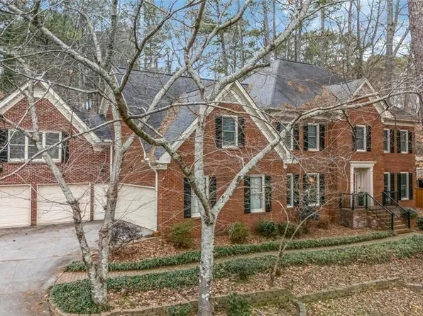 1828 Chedworth Ln, Stone Mountain, GA 30087