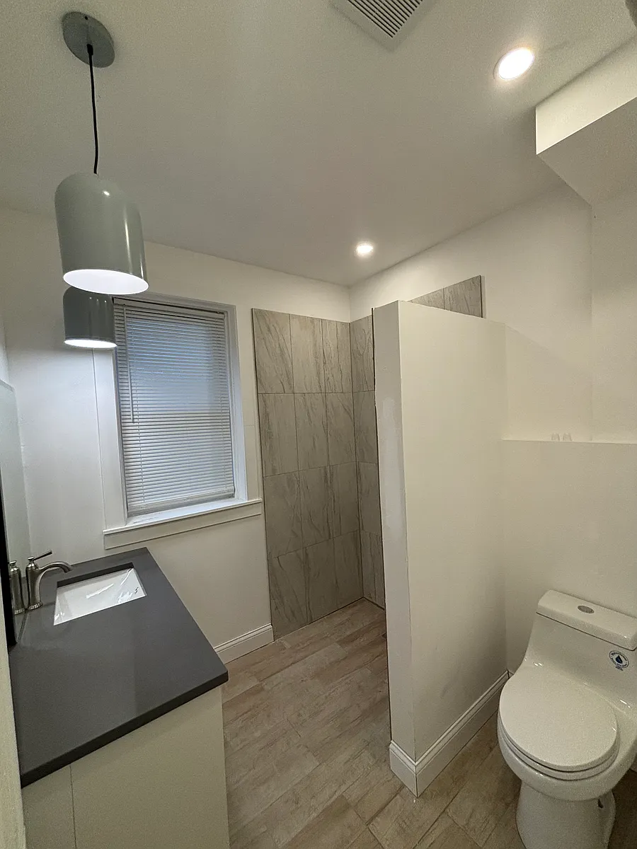 Building Photo - 740 N Spaulding Ave #2R