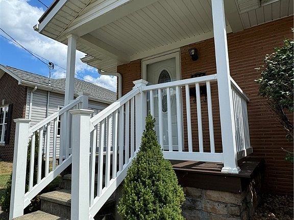 4th image of 606 Walden Ave