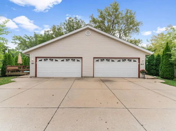 1811 Summit AVENUE, Waukesha, WI 53188