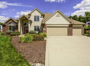 9625 Greyhawk Dr, Fort Wayne, IN 46835