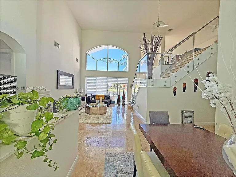 18560 SW 44th St — Photo 2
