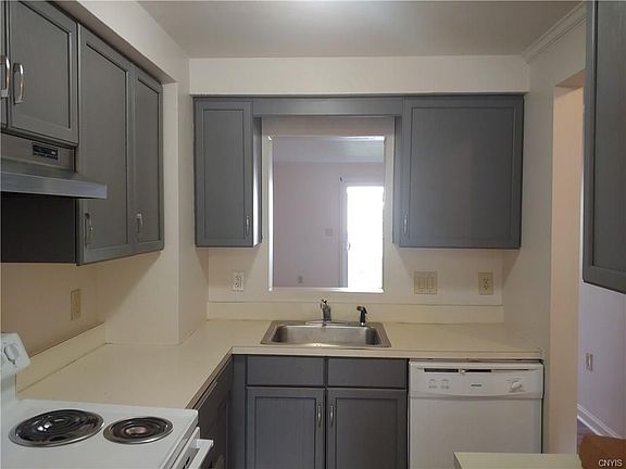 2nd image of 34 North St APT B