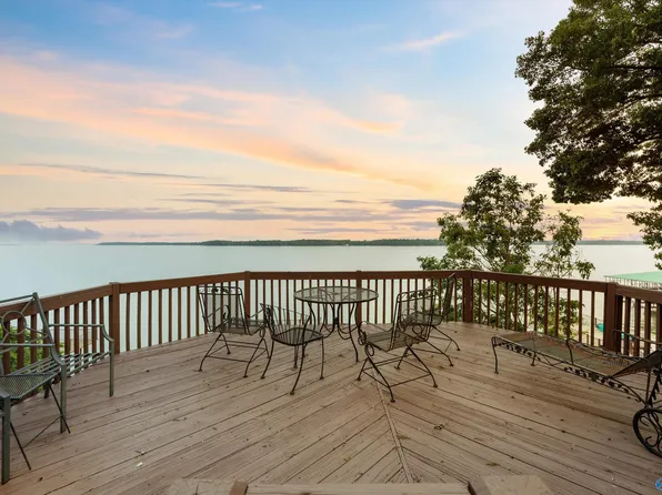 5690 Bay Pointe Dr, Athens, AL 35611