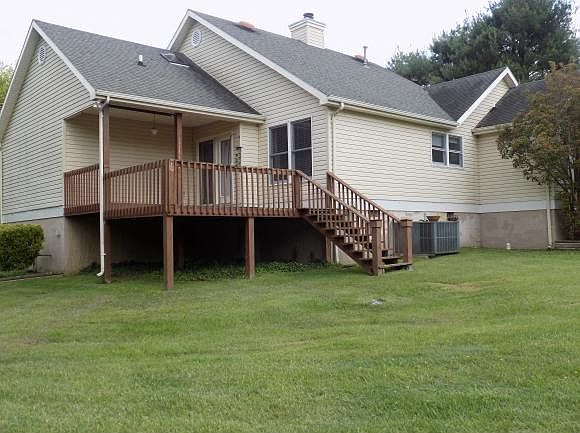 2nd image of 1913 Fairway Dr
