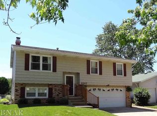 2507 Clearwater Ave, Bloomington, IL