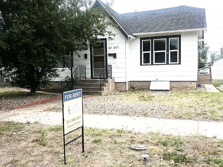 817 W 27th St — Photo 1